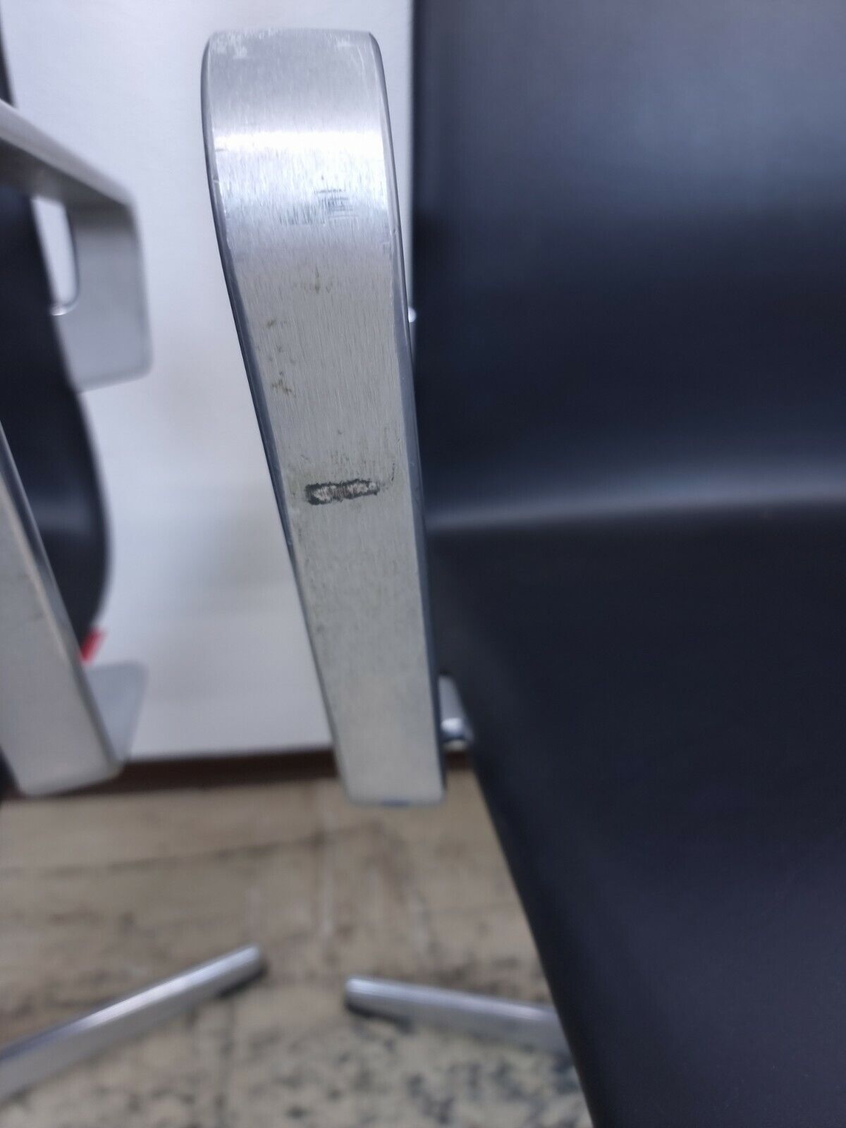 {{ product_title }} – {{ product_type }} von JS Furniture, Designer-Möbel gebraucht.