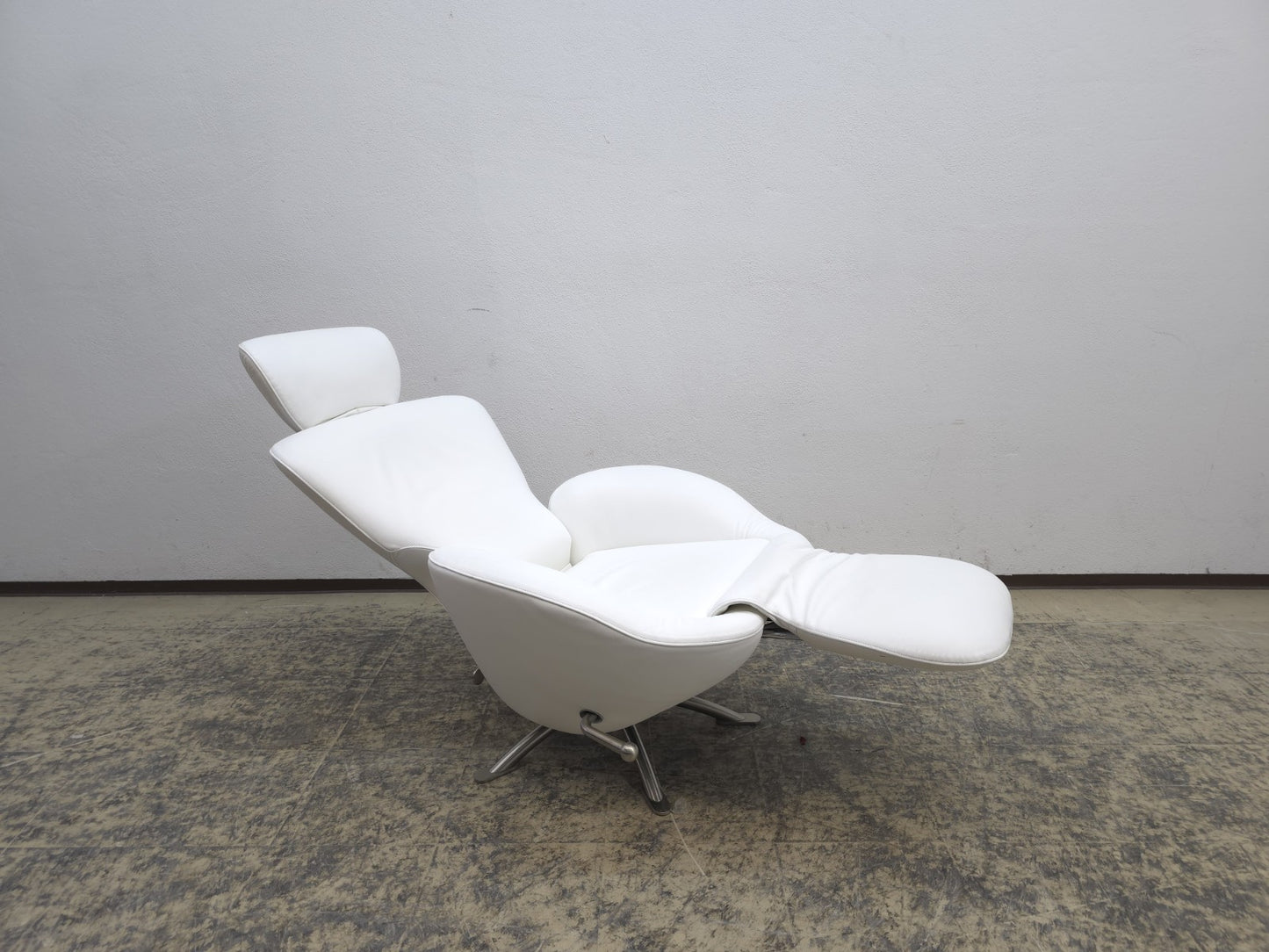 Cassina Dodo Ledersessel Weiß Designer Relaxsessel-Cassina-JSFurniture