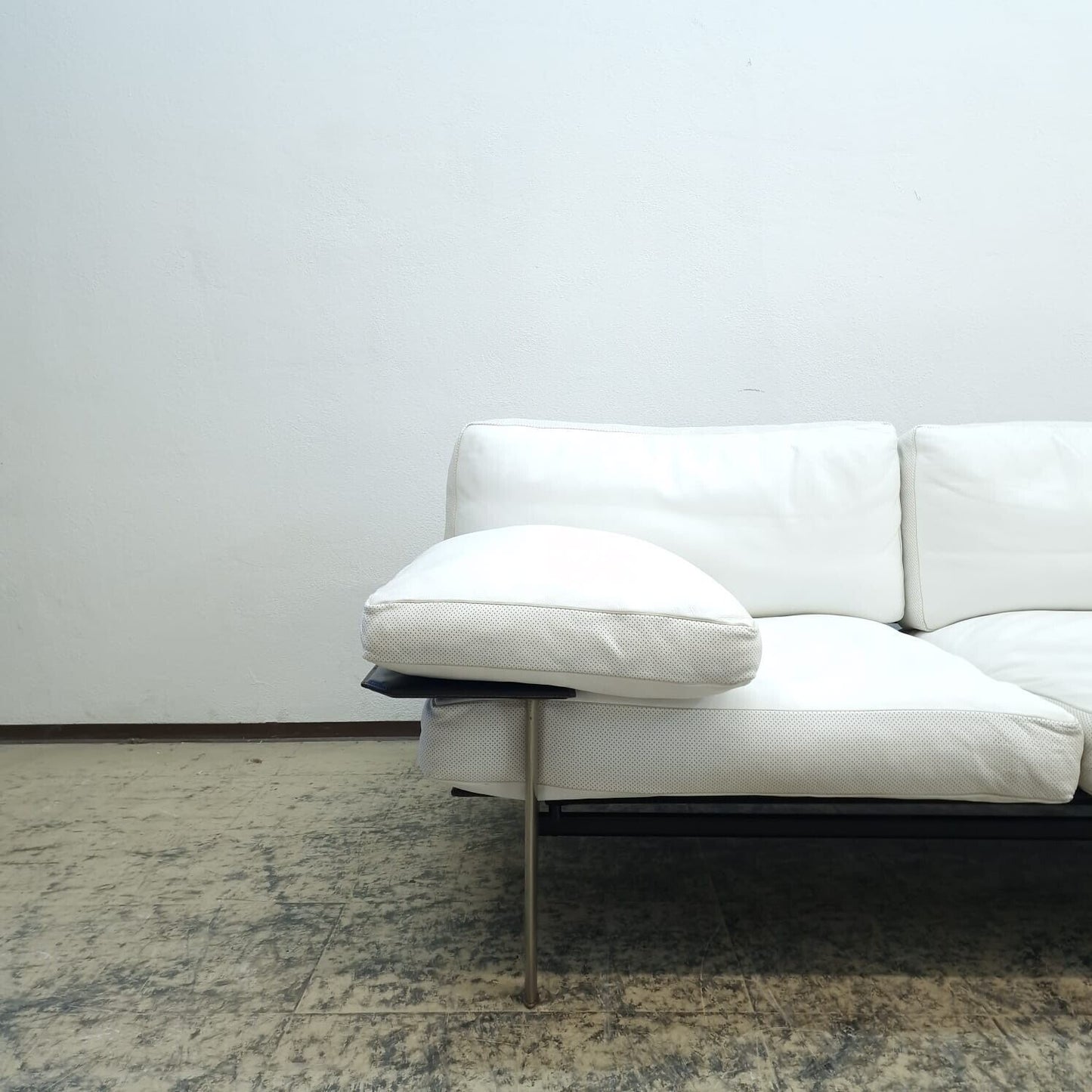 {{ product_title }} – {{ product_type }} von JS Furniture, Designer-Möbel gebraucht.