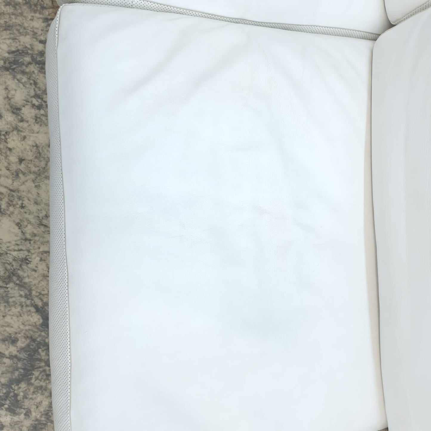 {{ product_title }} – {{ product_type }} von JS Furniture, Designer-Möbel gebraucht.
