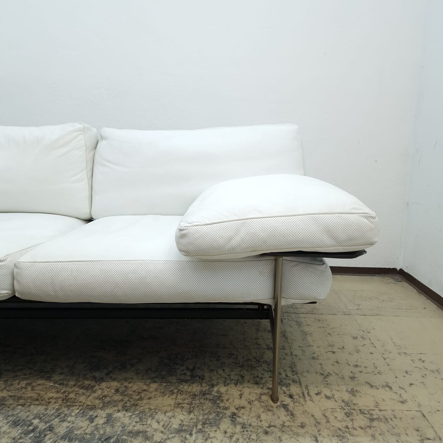 {{ product_title }} – {{ product_type }} von JS Furniture, Designer-Möbel gebraucht.