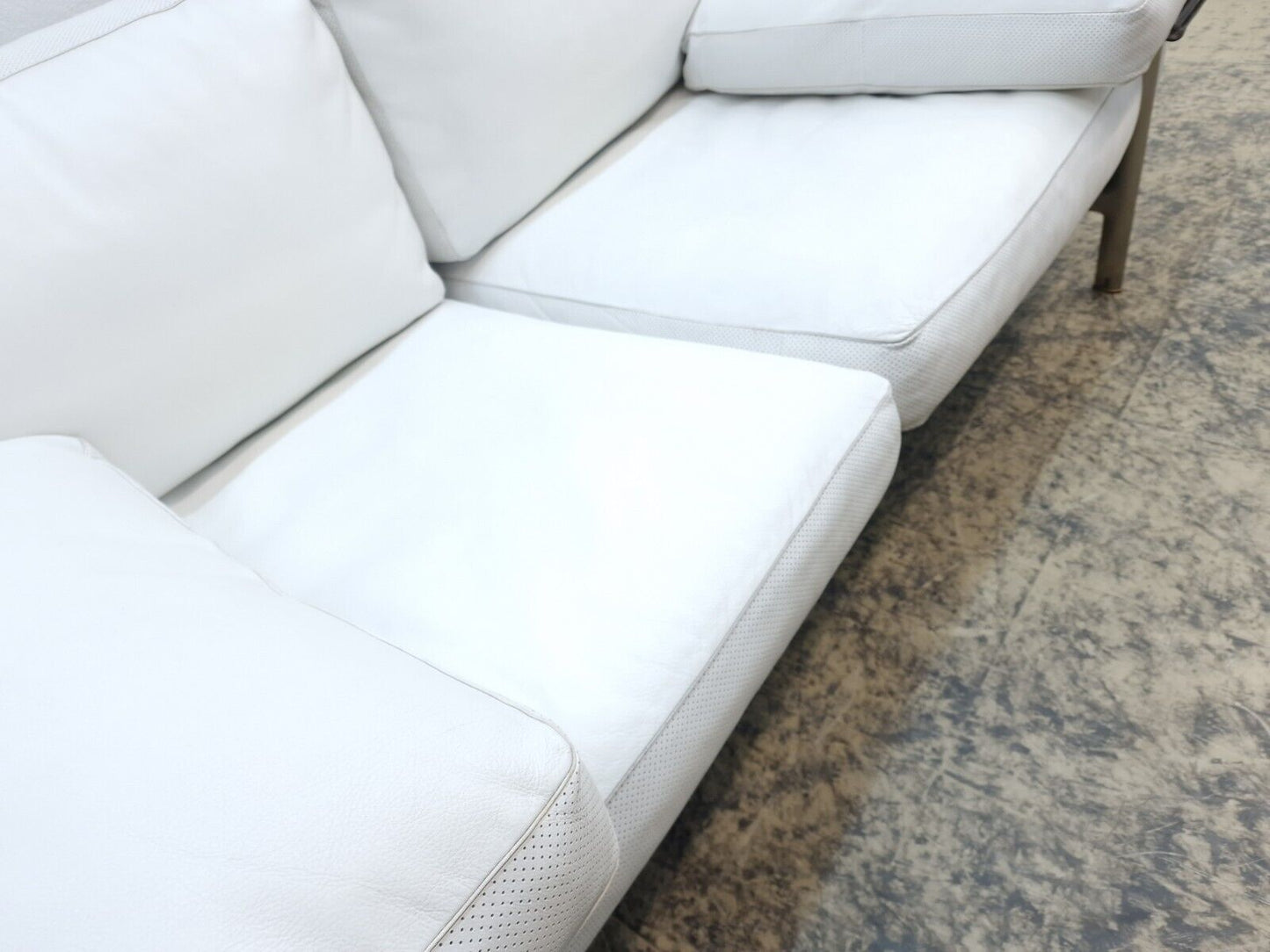 {{ product_title }} – {{ product_type }} von JS Furniture, Designer-Möbel gebraucht.