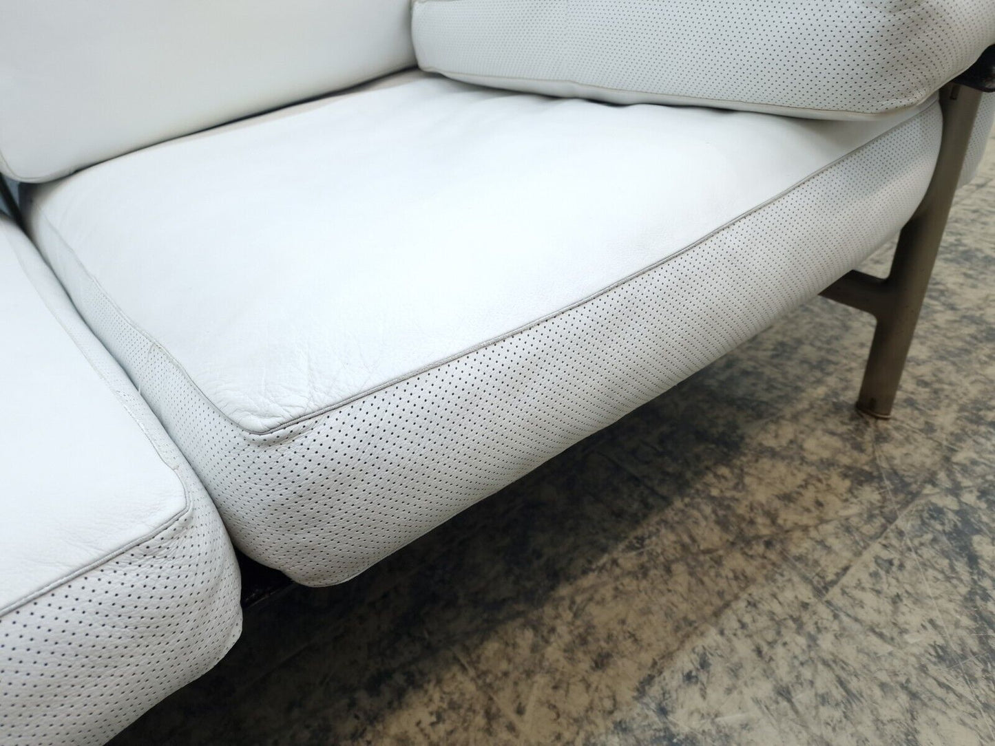 {{ product_title }} – {{ product_type }} von JS Furniture, Designer-Möbel gebraucht.