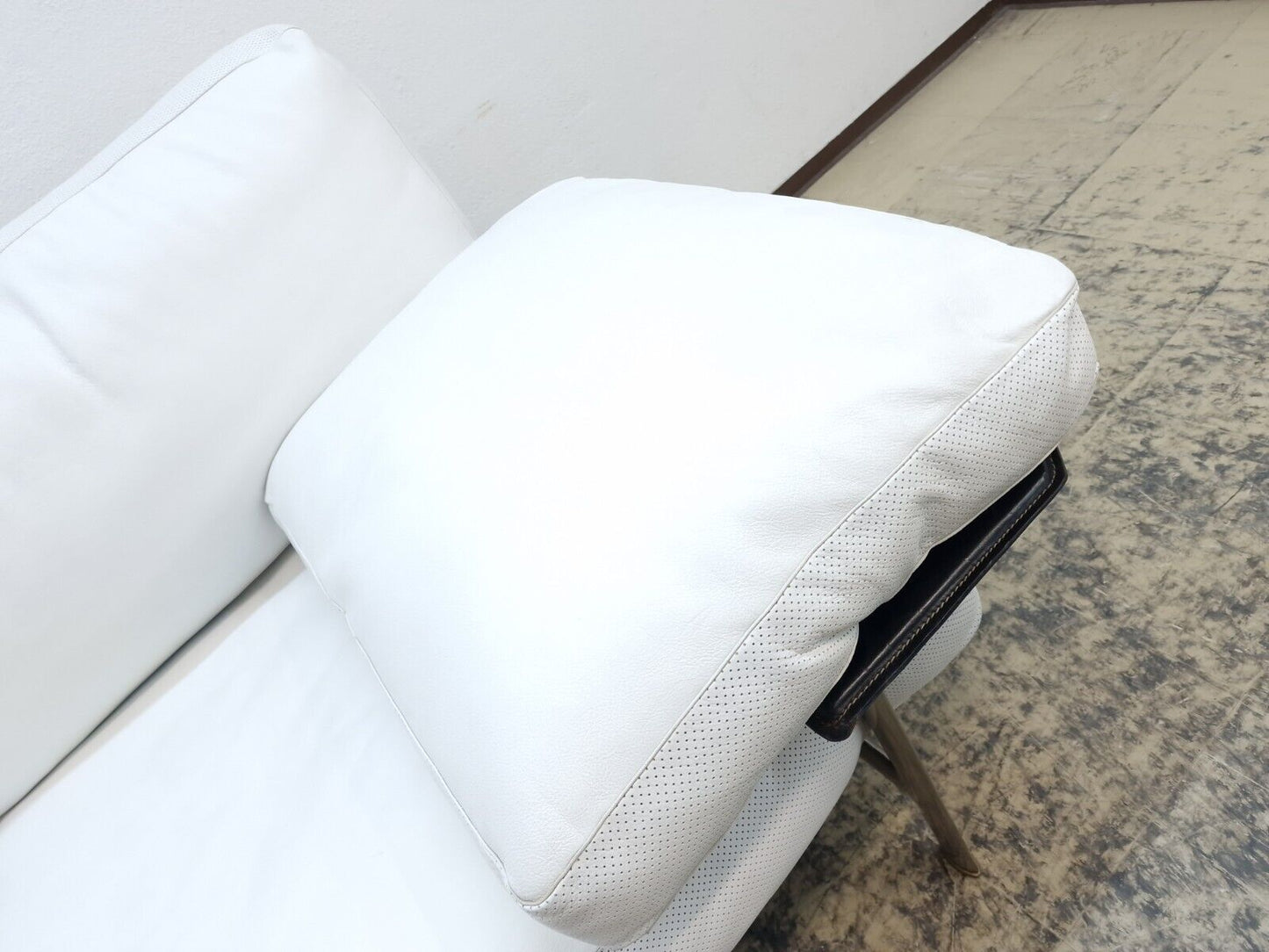 {{ product_title }} – {{ product_type }} von JS Furniture, Designer-Möbel gebraucht.