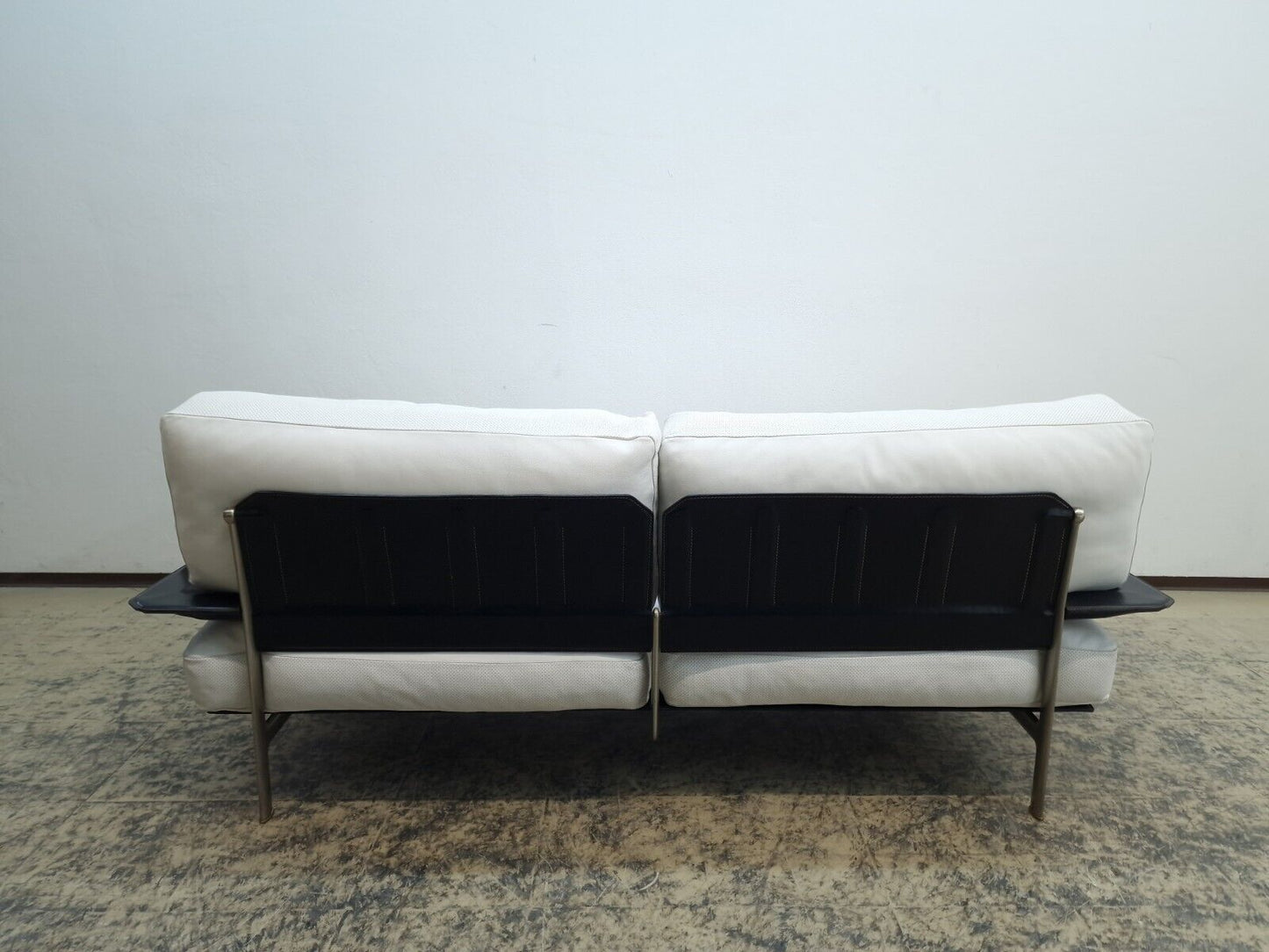 {{ product_title }} – {{ product_type }} von JS Furniture, Designer-Möbel gebraucht.
