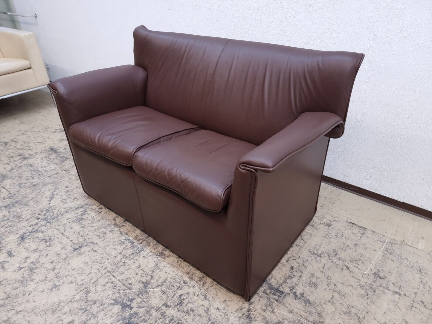 {{ product_title }} – {{ product_type }} von JS Furniture, Designer-Möbel gebraucht.