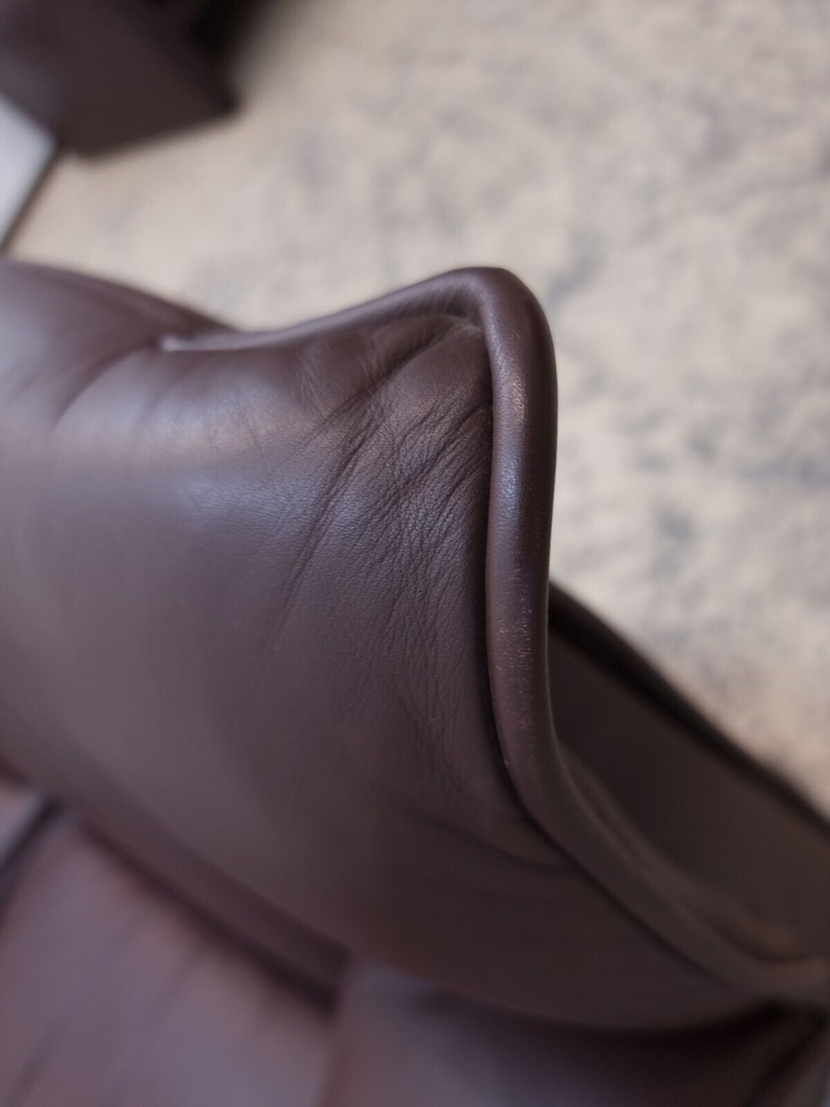 {{ product_title }} – {{ product_type }} von JS Furniture, Designer-Möbel gebraucht.