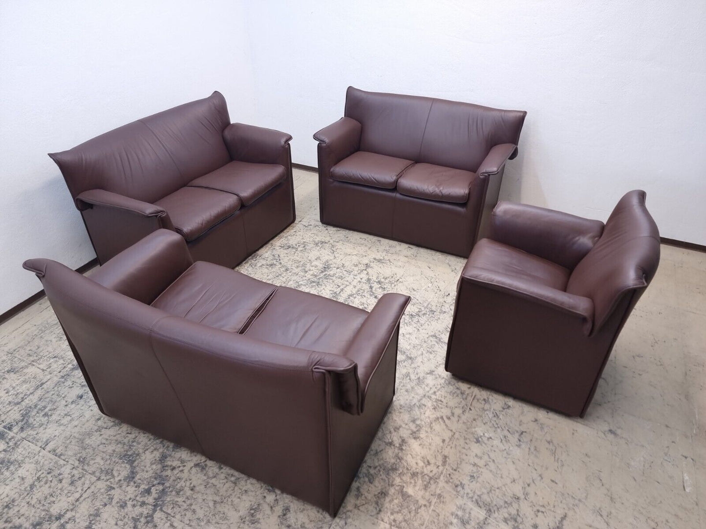 {{ product_title }} – {{ product_type }} von JS Furniture, Designer-Möbel gebraucht.