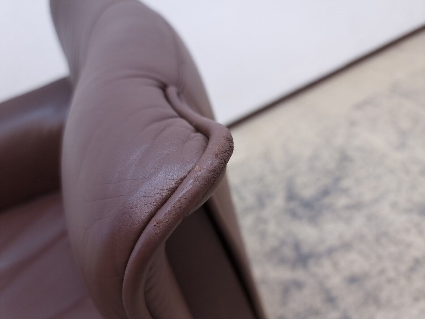 {{ product_title }} – {{ product_type }} von JS Furniture, Designer-Möbel gebraucht.