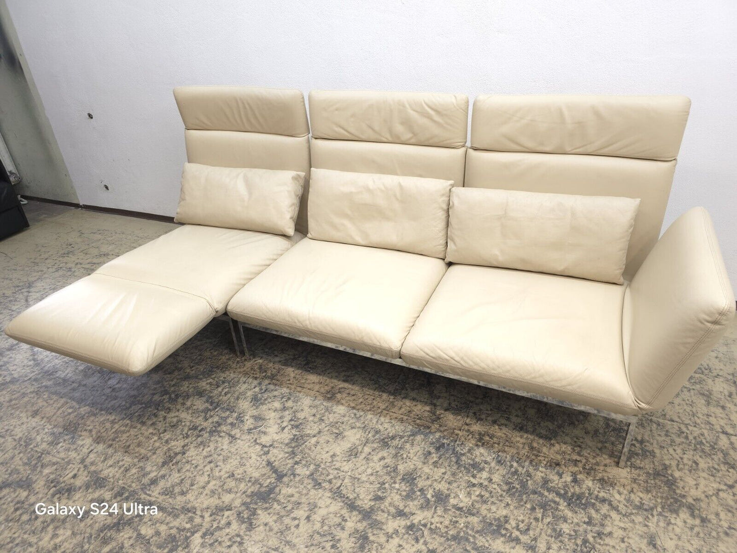{{ product_title }} – {{ product_type }} von JS Furniture, Designer-Möbel gebraucht.