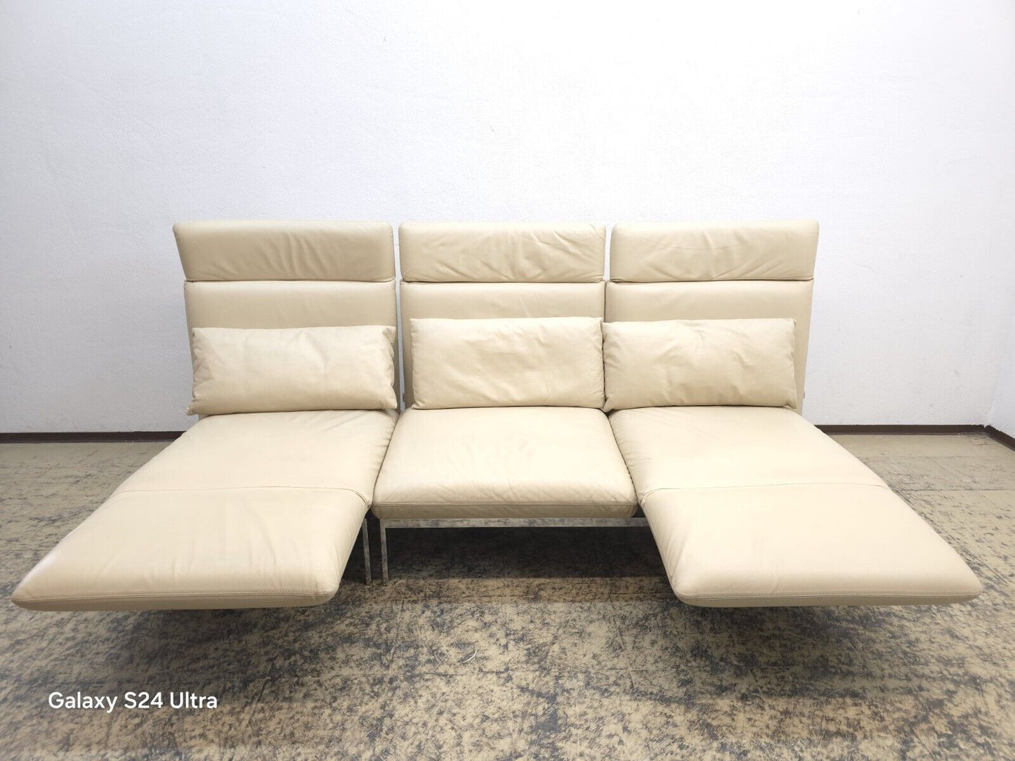 {{ product_title }} – {{ product_type }} von JS Furniture, Designer-Möbel gebraucht.
