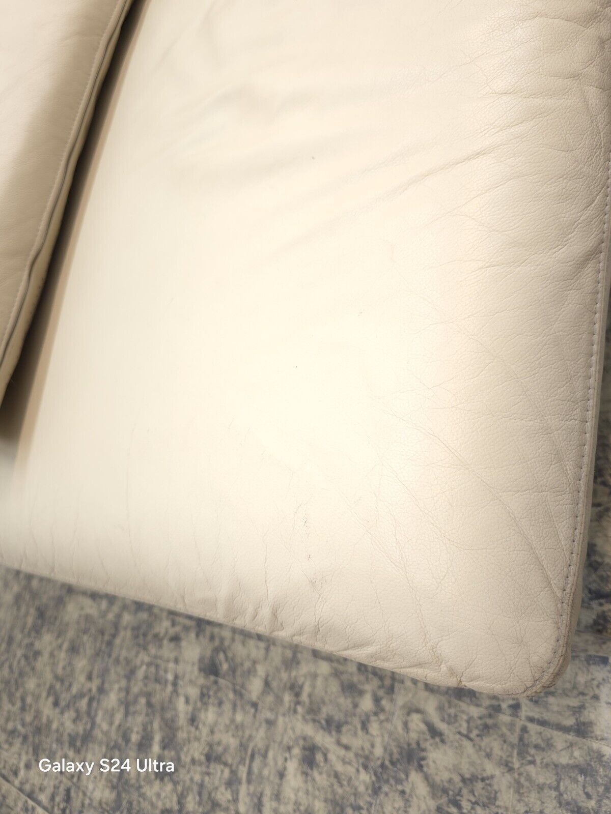 {{ product_title }} – {{ product_type }} von JS Furniture, Designer-Möbel gebraucht.
