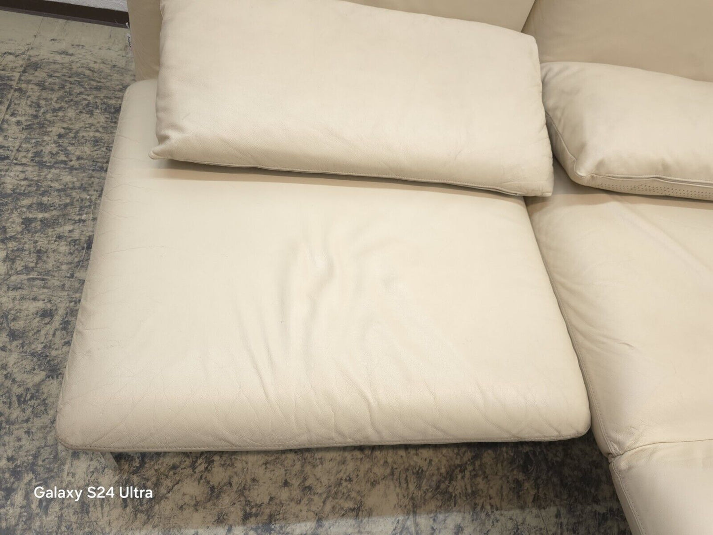 {{ product_title }} – {{ product_type }} von JS Furniture, Designer-Möbel gebraucht.