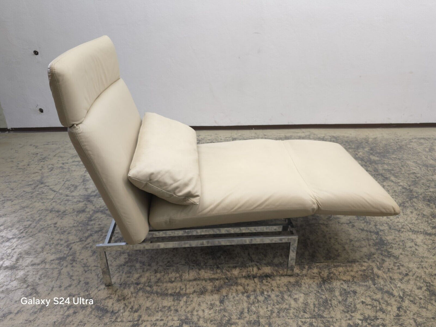 {{ product_title }} – {{ product_type }} von JS Furniture, Designer-Möbel gebraucht.