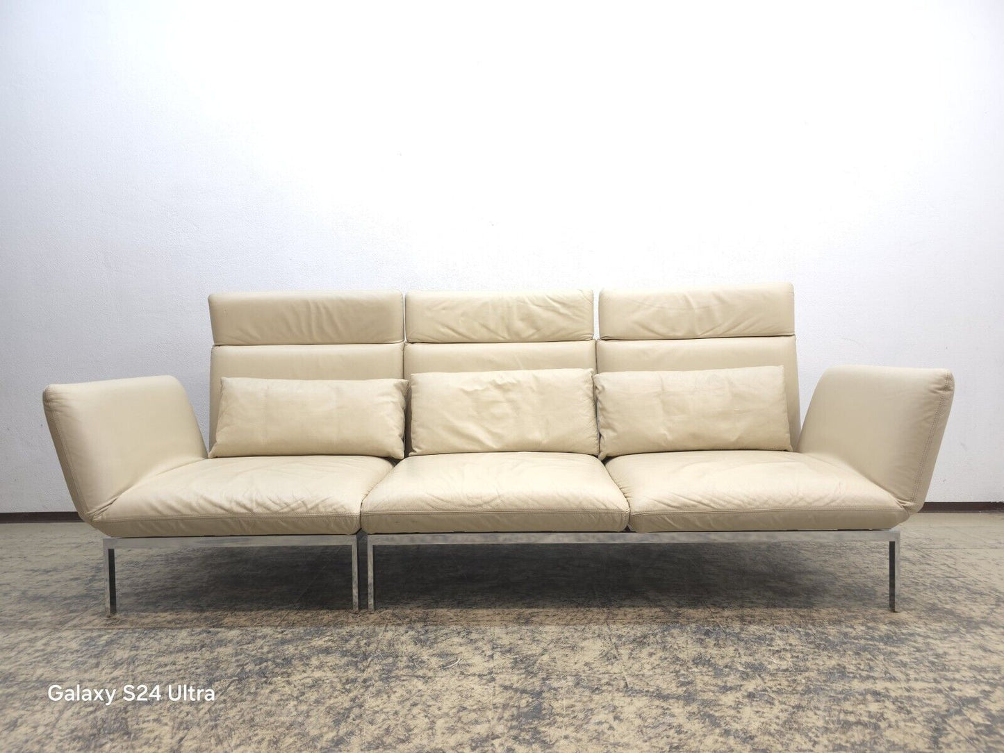{{ product_title }} – {{ product_type }} von JS Furniture, Designer-Möbel gebraucht.