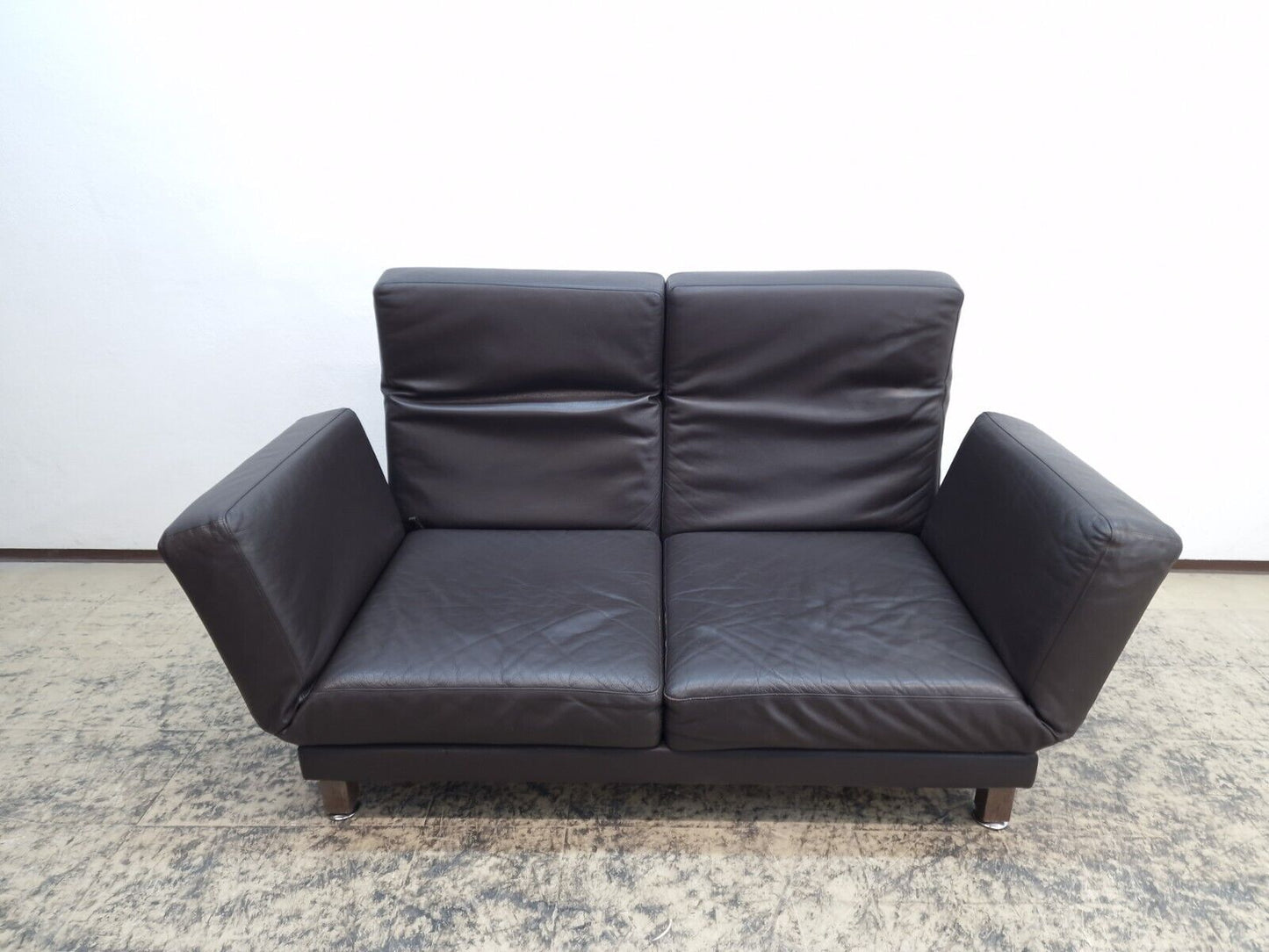 {{ product_title }} – {{ product_type }} von JS Furniture, Designer-Möbel gebraucht.