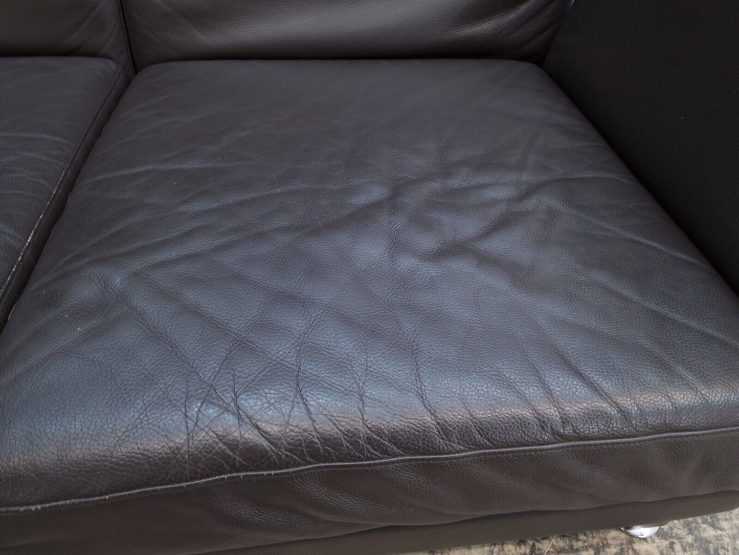 {{ product_title }} – {{ product_type }} von JS Furniture, Designer-Möbel gebraucht.