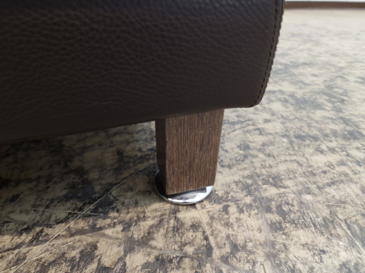 {{ product_title }} – {{ product_type }} von JS Furniture, Designer-Möbel gebraucht.