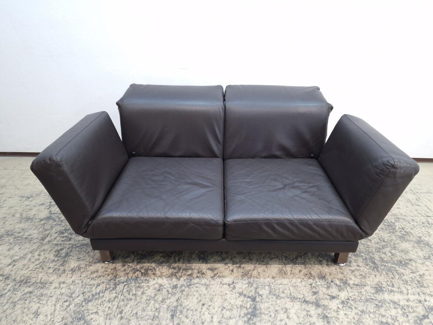 {{ product_title }} – {{ product_type }} von JS Furniture, Designer-Möbel gebraucht.