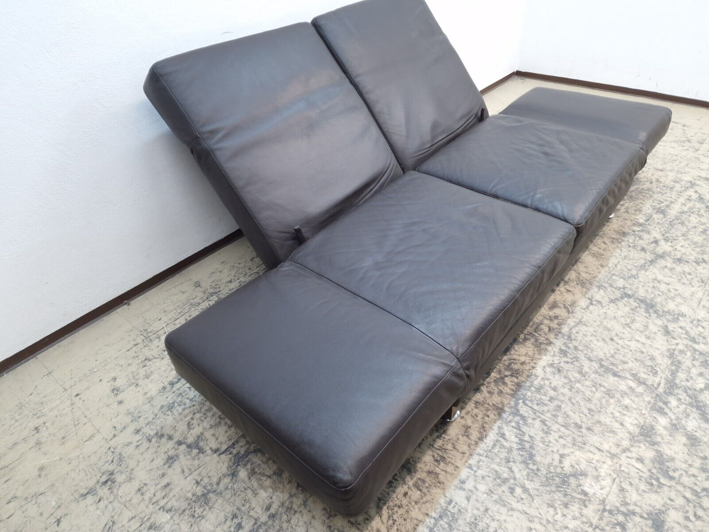 {{ product_title }} – {{ product_type }} von JS Furniture, Designer-Möbel gebraucht.