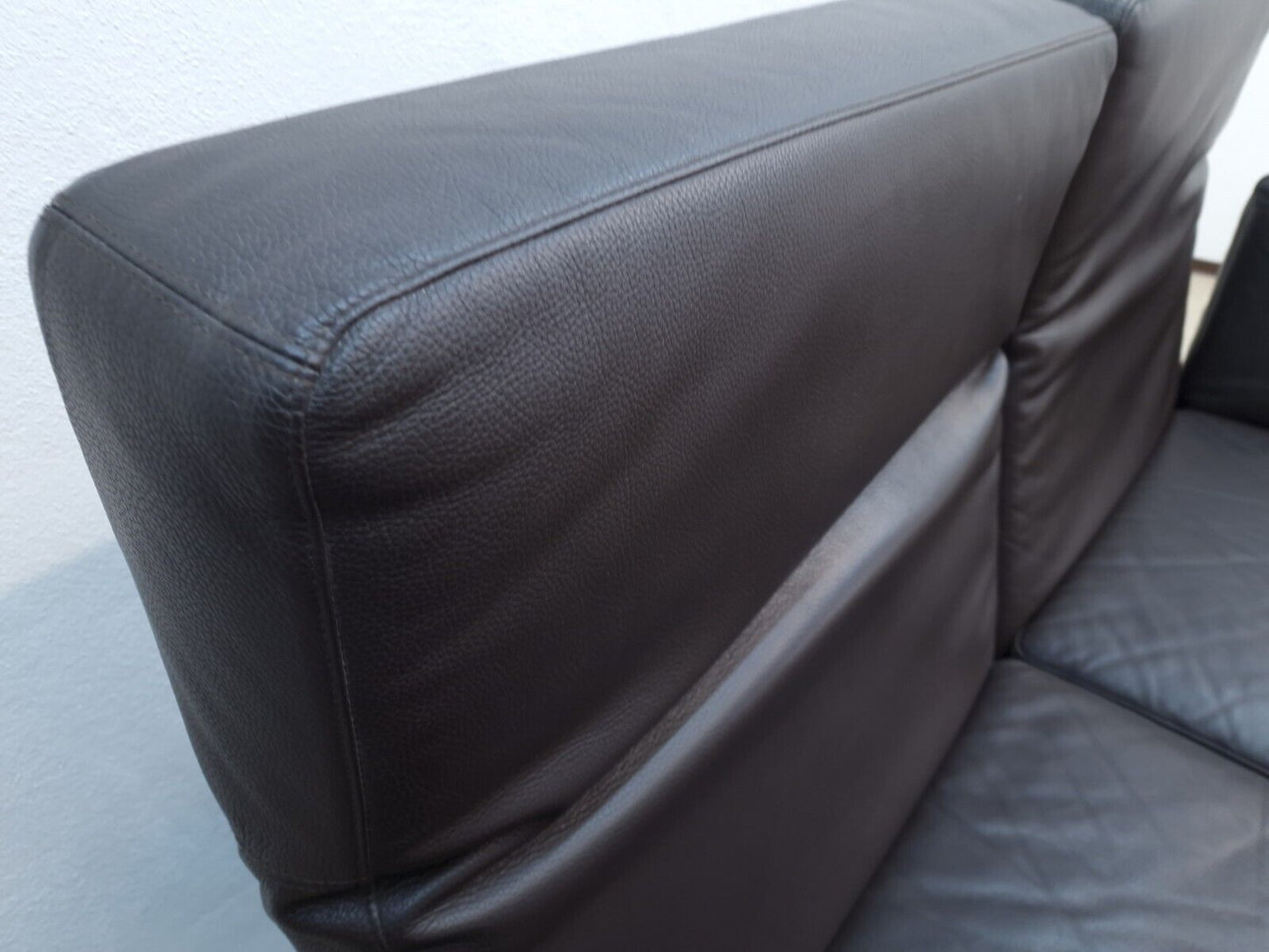 {{ product_title }} – {{ product_type }} von JS Furniture, Designer-Möbel gebraucht.