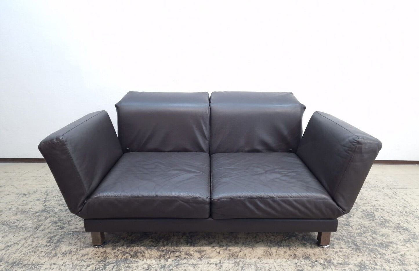 {{ product_title }} – {{ product_type }} von JS Furniture, Designer-Möbel gebraucht.
