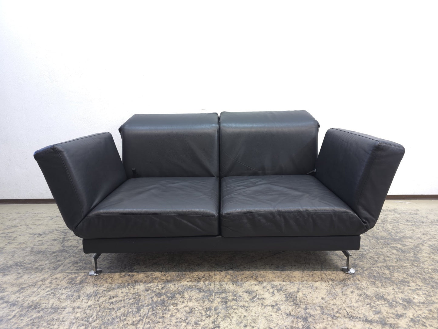 {{ product_title }} – {{ product_type }} von JS Furniture, Designer-Möbel gebraucht.