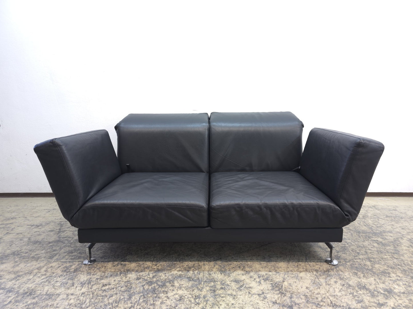 {{ product_title }} – {{ product_type }} von JS Furniture, Designer-Möbel gebraucht.