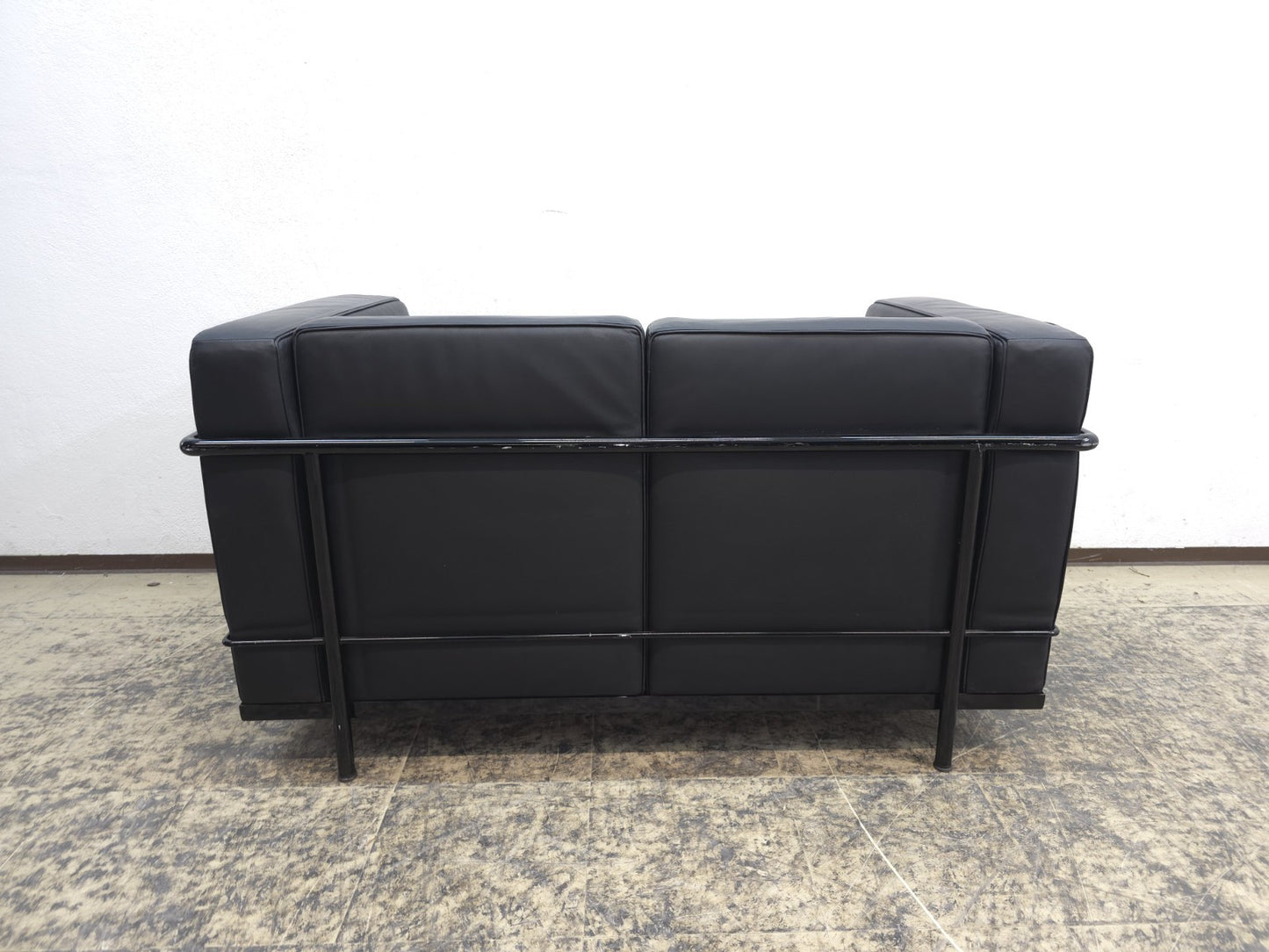 {{ product_title }} – {{ product_type }} von JS Furniture, Designer-Möbel gebraucht.