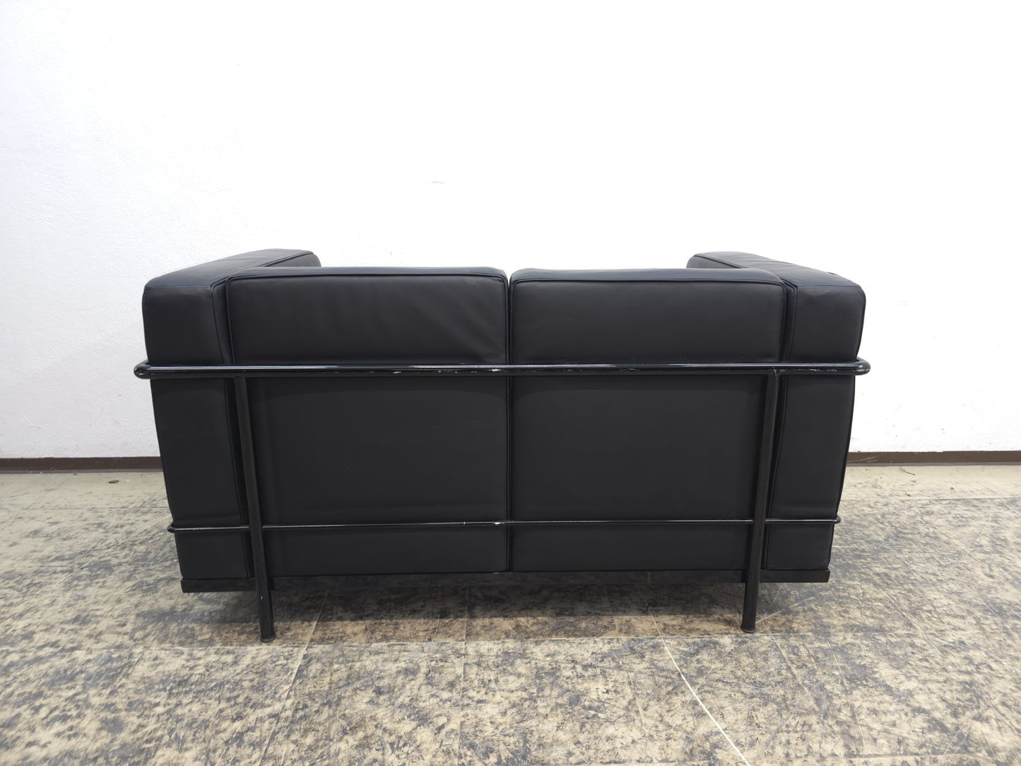 {{ product_title }} – {{ product_type }} von JS Furniture, Designer-Möbel gebraucht.