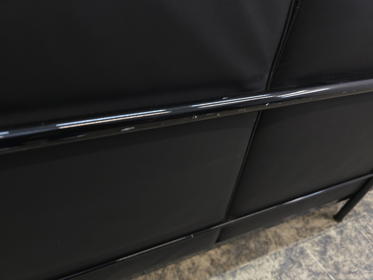 {{ product_title }} – {{ product_type }} von JS Furniture, Designer-Möbel gebraucht.