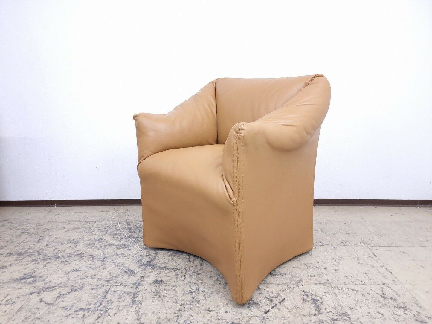{{ product_title }} – {{ product_type }} von JS Furniture, Designer-Möbel gebraucht.