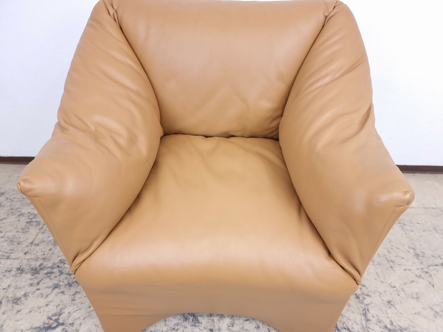 {{ product_title }} – {{ product_type }} von JS Furniture, Designer-Möbel gebraucht.