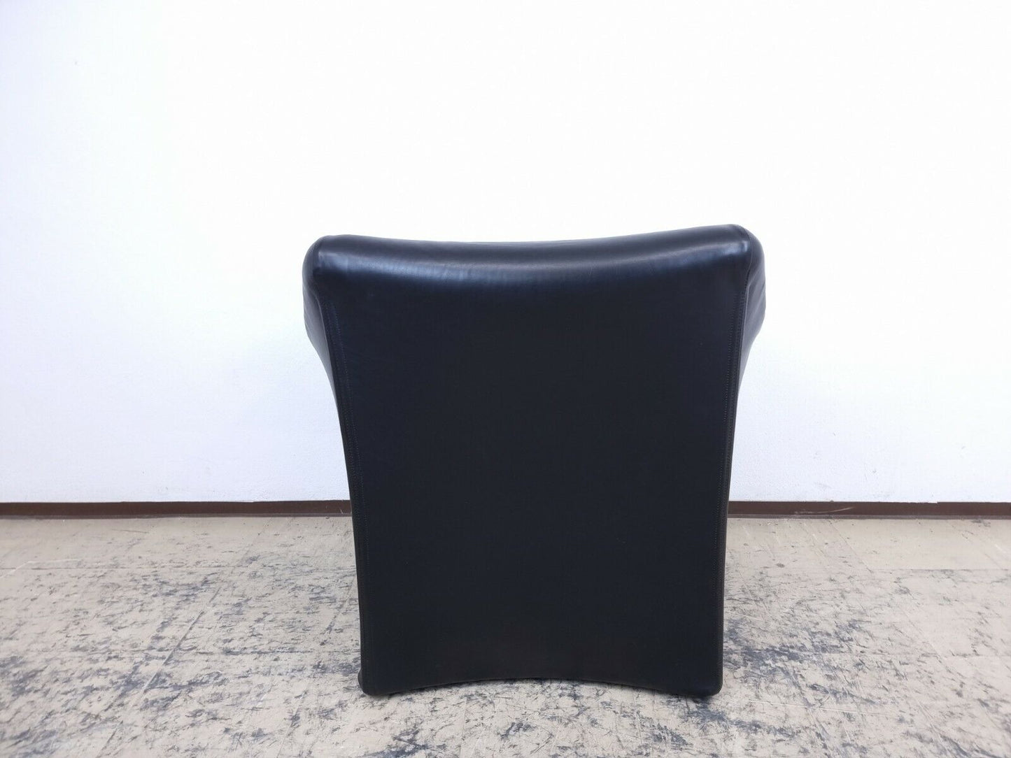 {{ product_title }} – {{ product_type }} von JS Furniture, Designer-Möbel gebraucht.