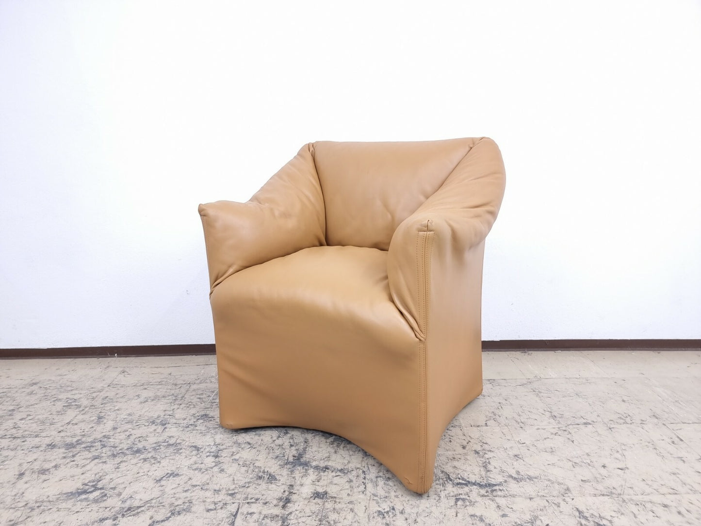 {{ product_title }} – {{ product_type }} von JS Furniture, Designer-Möbel gebraucht.