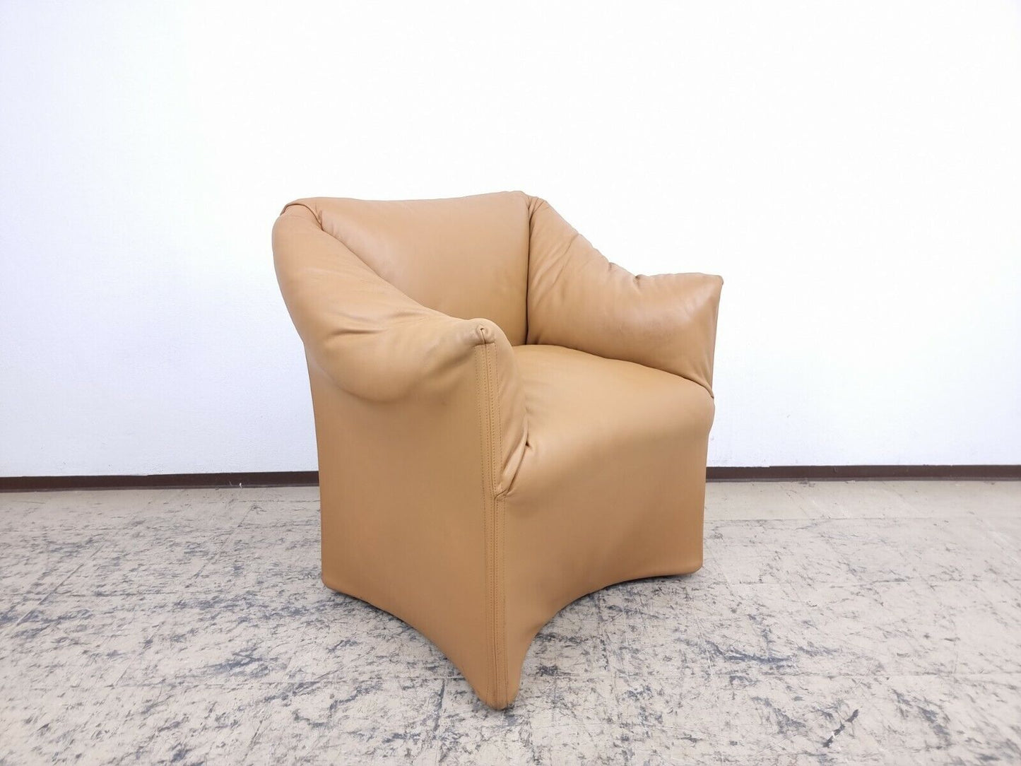 {{ product_title }} – {{ product_type }} von JS Furniture, Designer-Möbel gebraucht.