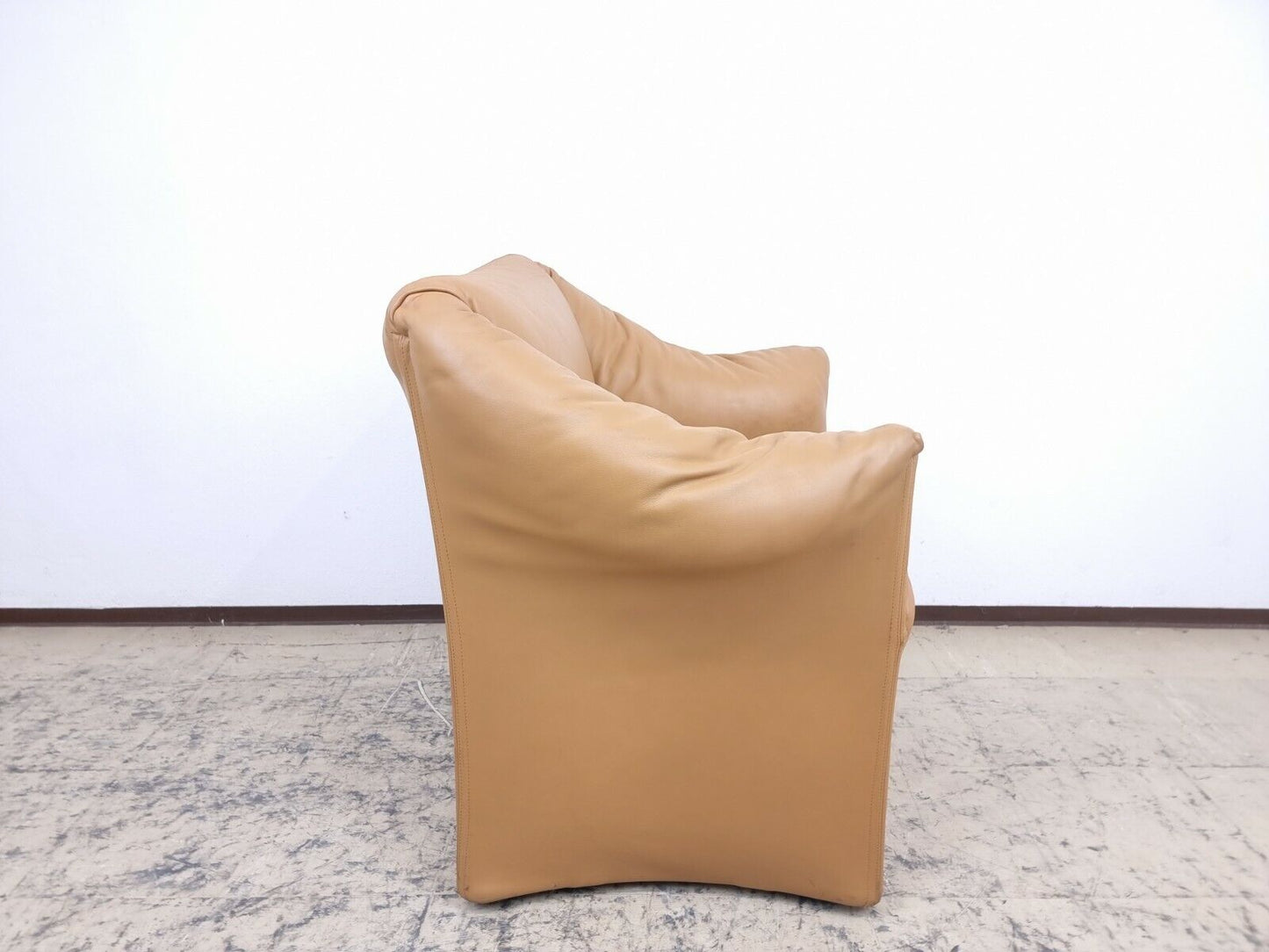 {{ product_title }} – {{ product_type }} von JS Furniture, Designer-Möbel gebraucht.