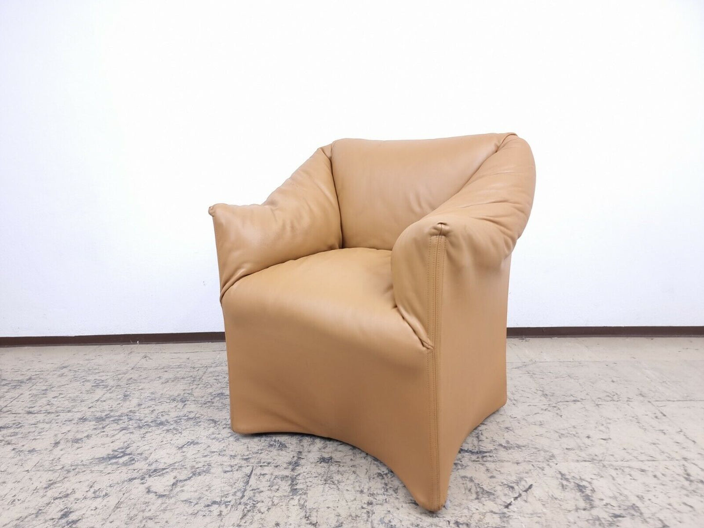 {{ product_title }} – {{ product_type }} von JS Furniture, Designer-Möbel gebraucht.