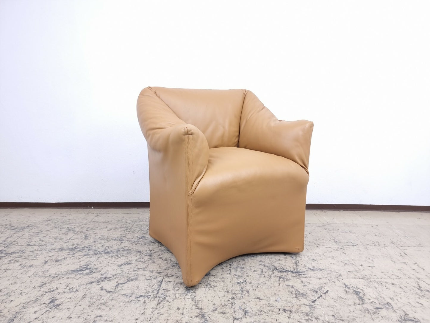 {{ product_title }} – {{ product_type }} von JS Furniture, Designer-Möbel gebraucht.