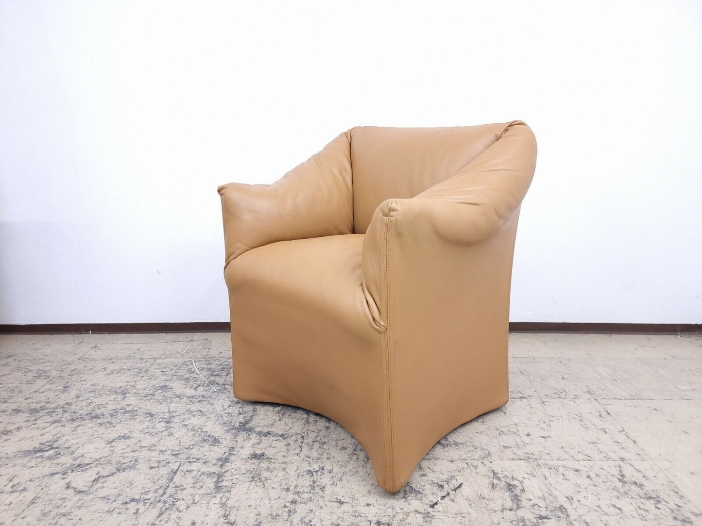 {{ product_title }} – {{ product_type }} von JS Furniture, Designer-Möbel gebraucht.