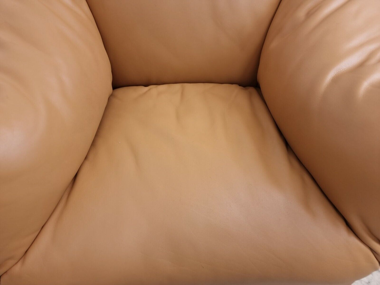 {{ product_title }} – {{ product_type }} von JS Furniture, Designer-Möbel gebraucht.