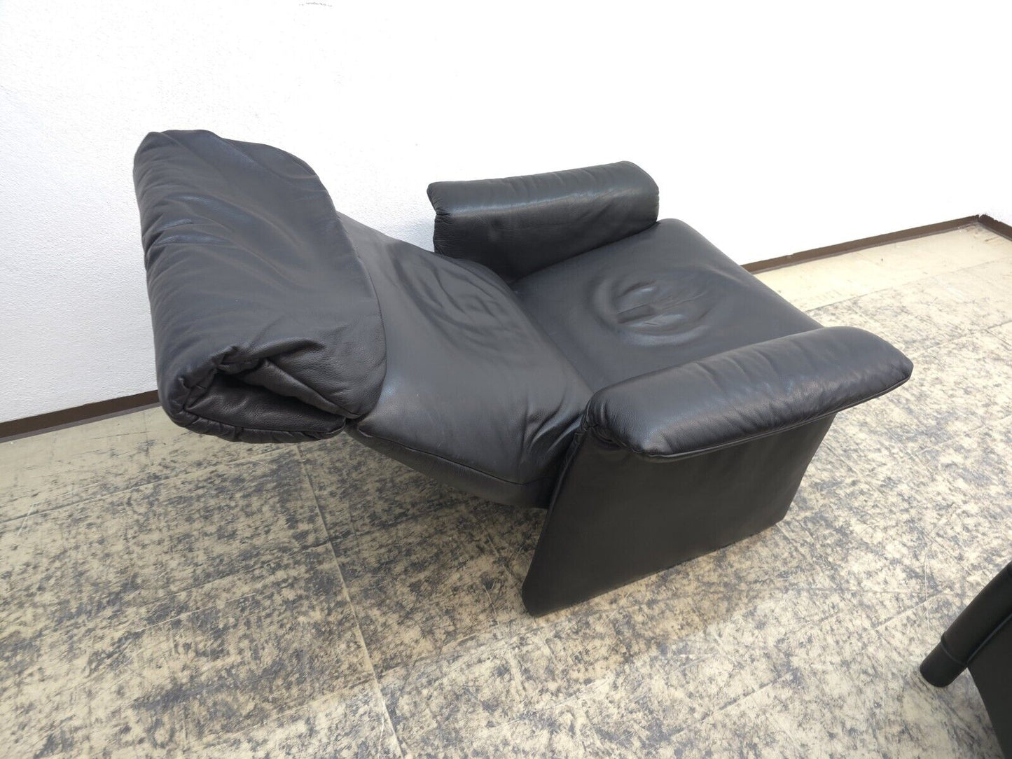 {{ product_title }} – {{ product_type }} von JS Furniture, Designer-Möbel gebraucht.