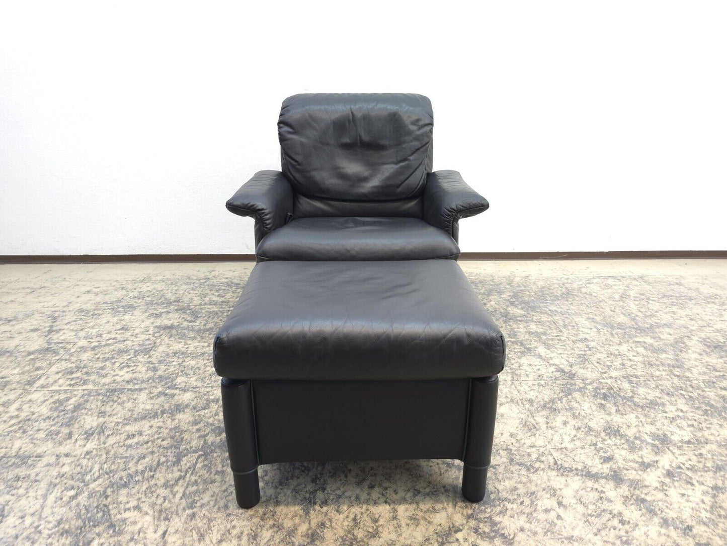 {{ product_title }} – {{ product_type }} von JS Furniture, Designer-Möbel gebraucht.