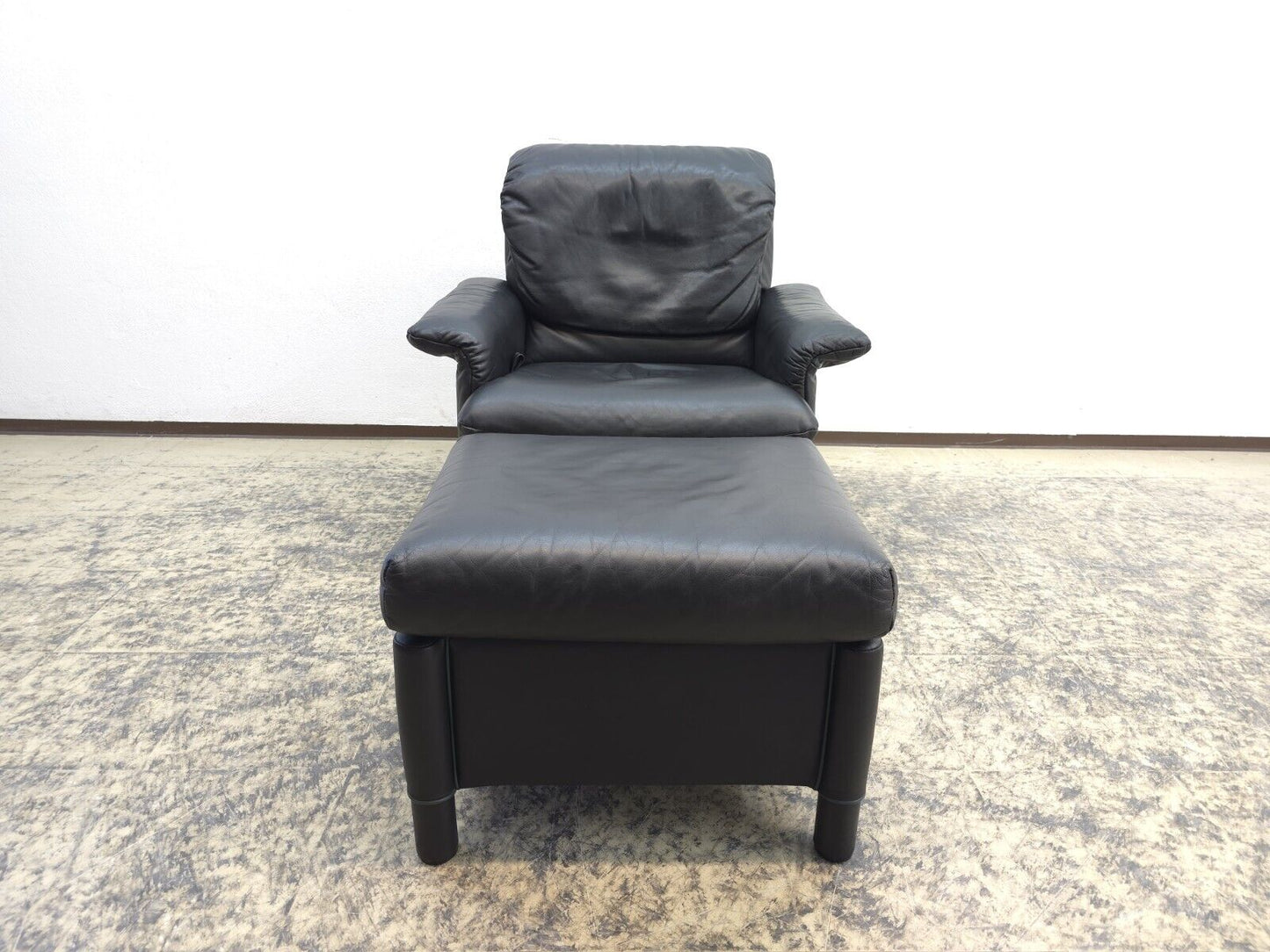 {{ product_title }} – {{ product_type }} von JS Furniture, Designer-Möbel gebraucht.