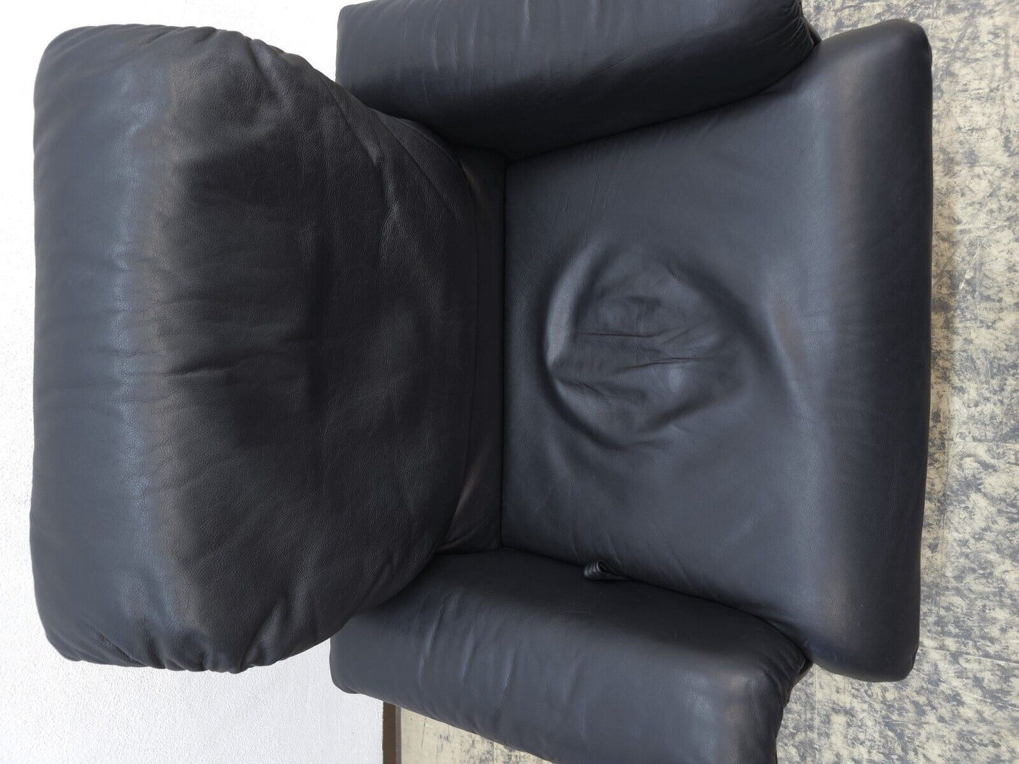 {{ product_title }} – {{ product_type }} von JS Furniture, Designer-Möbel gebraucht.