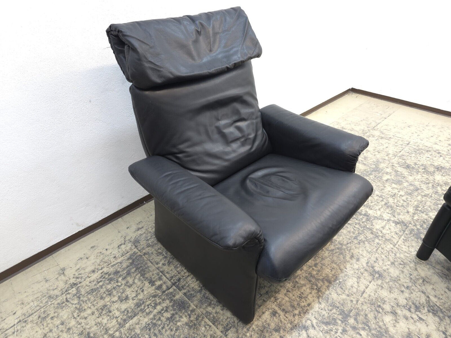 {{ product_title }} – {{ product_type }} von JS Furniture, Designer-Möbel gebraucht.