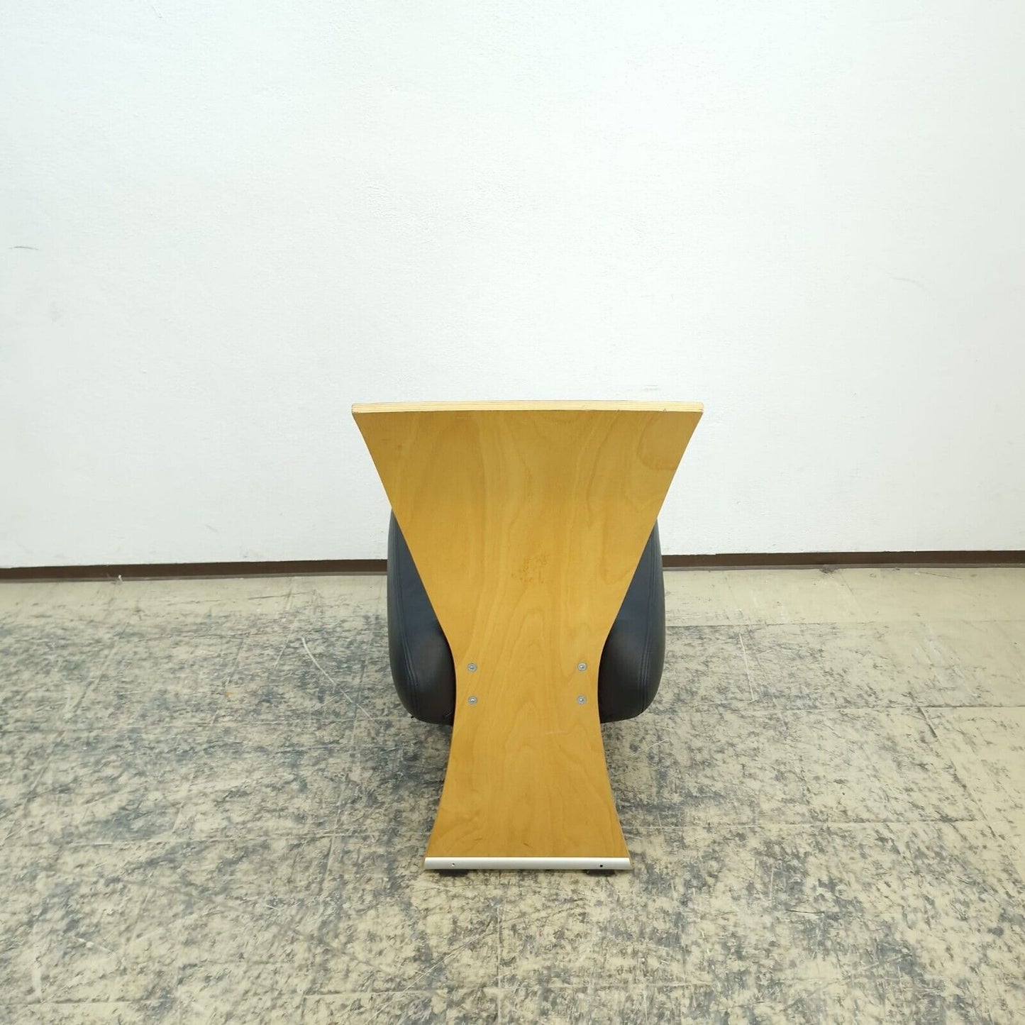{{ product_title }} – {{ product_type }} von JS Furniture, Designer-Möbel gebraucht.