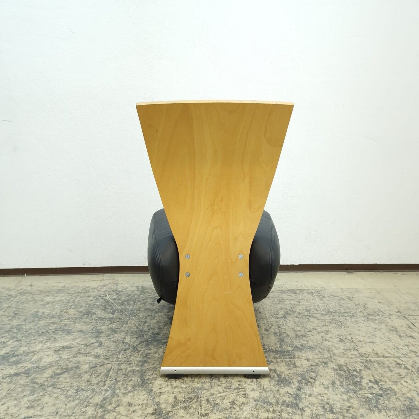 {{ product_title }} – {{ product_type }} von JS Furniture, Designer-Möbel gebraucht.