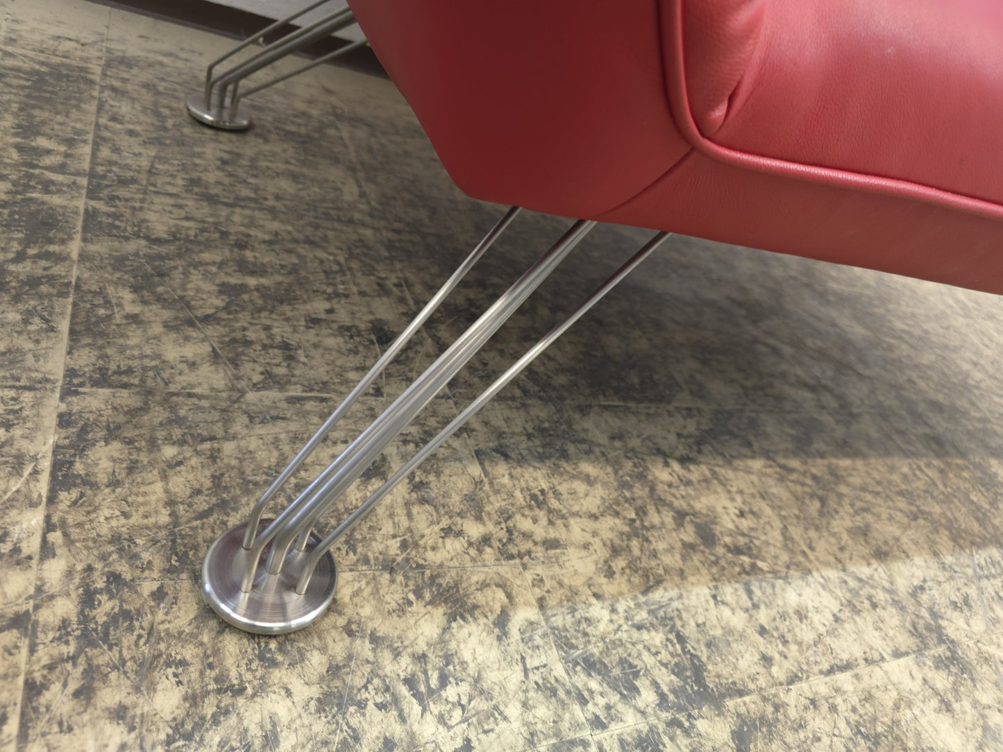{{ product_title }} – {{ product_type }} von JS Furniture, Designer-Möbel gebraucht.