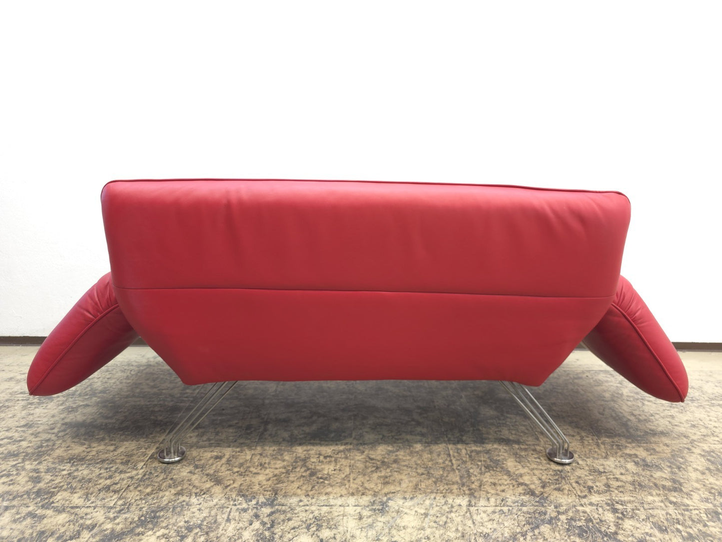 {{ product_title }} – {{ product_type }} von JS Furniture, Designer-Möbel gebraucht.